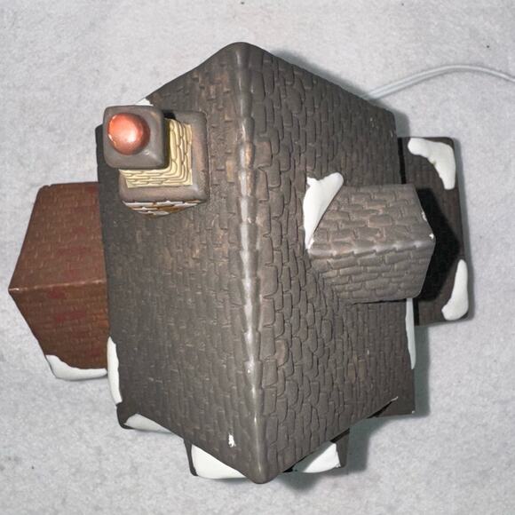 Santa's Workbench Lighted Porcelain House - Calico Cat Toy Shop Christmas 1999 - Picture 5 of 7